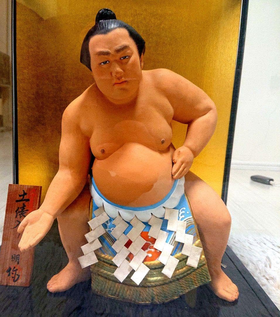 稀少 作家名有 博多人形 土俵入り 陶器製 横綱 フィギュア 約30cm 稀少 作家名有 博多人形 土俵入り 陶器製 横綱 フィギュア 約